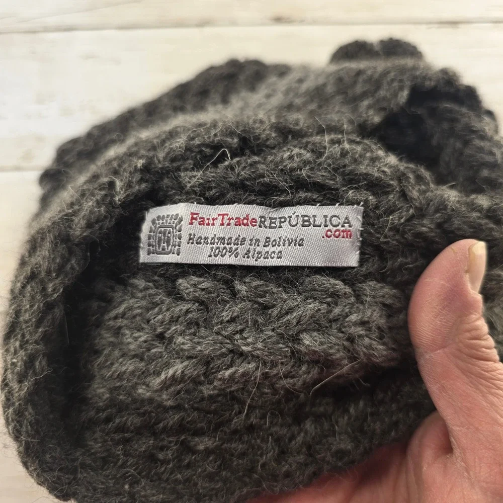 Fair Trade Republica‎ 100% Alpaca Beanie Hat Handmade Bolivia Gray Knit Swirl